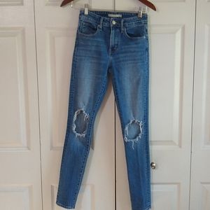 Levi's Hi rise skinny distressed jeans size 24